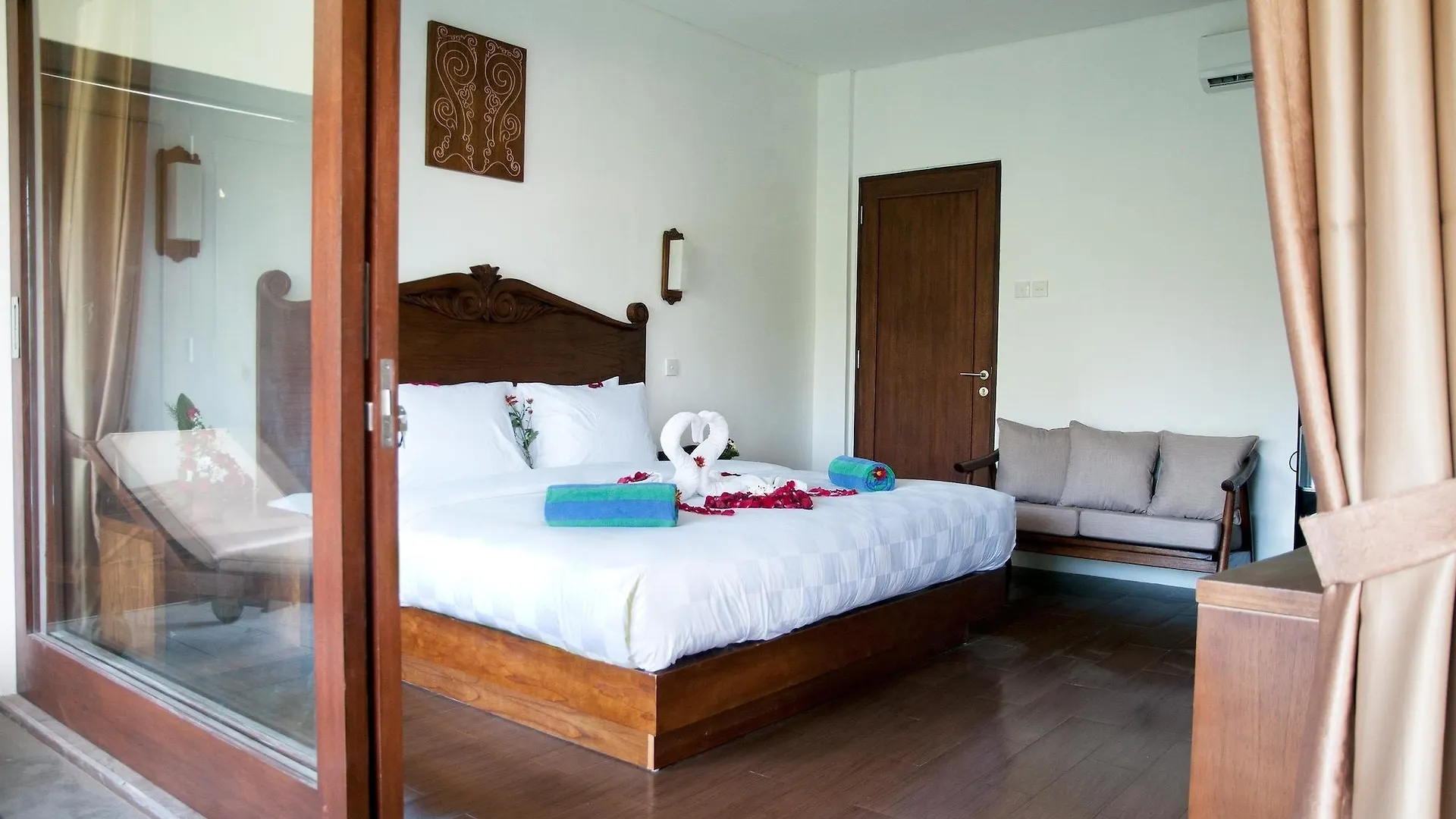 Ubud Dedari Villas 4*,